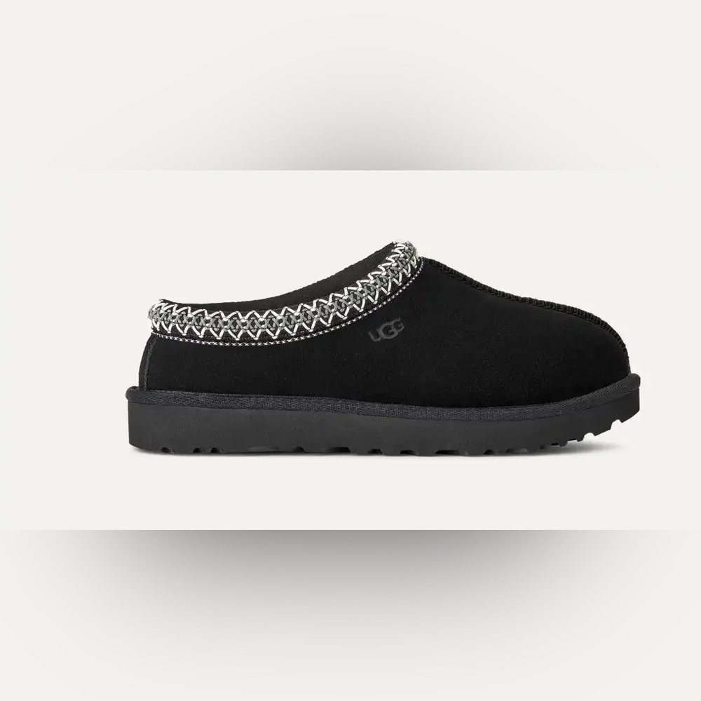UGG Black Suede Slip-On Mule with Contrast Stitching. Size:8w